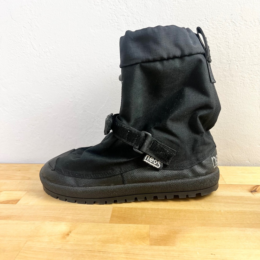 NEOS Overshoe Voyager Mid Size Medium Black Waterproof Snow Rain Boot Cover